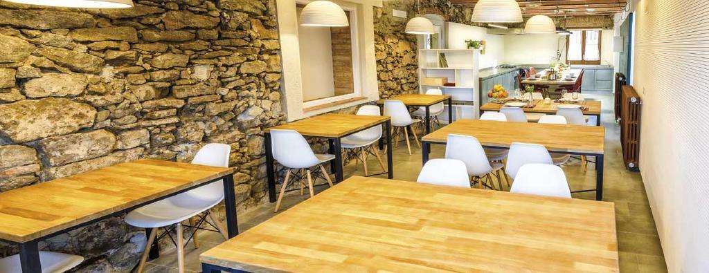 Emphasis Guest House Casserres Ngoại thất bức ảnh