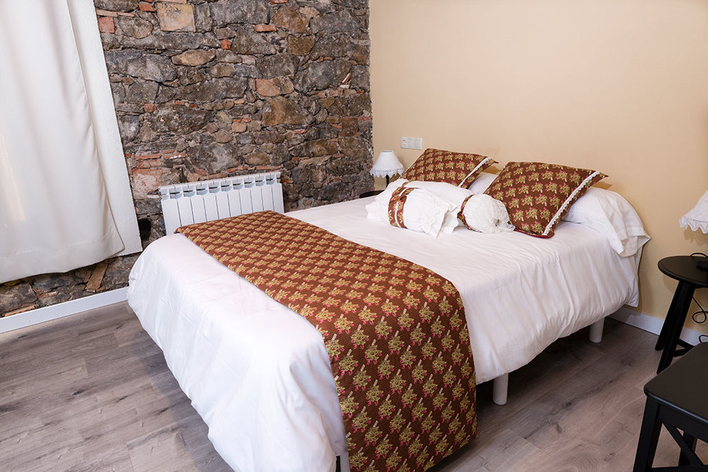 Emphasis Guest House Casserres Ngoại thất bức ảnh